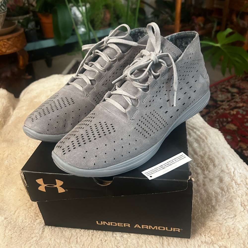 Like New Under Armour Women's Street Precision Mid Lux Cross-Trainer Shoe Sz 10